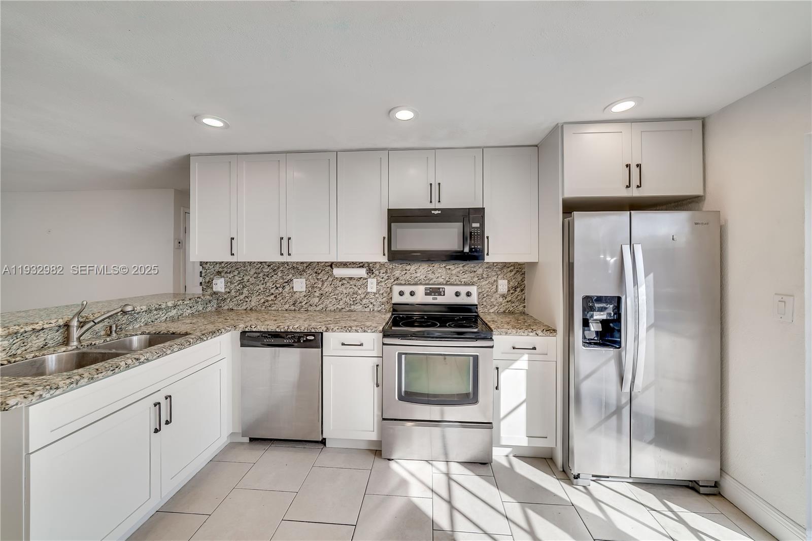 Building Photo - 5900 N Farragut Dr