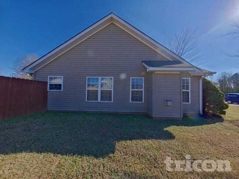 Building Photo - 3543 Arvin Dr