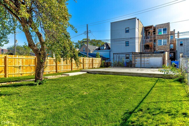 Building Photo - 1827 S Springfield Ave