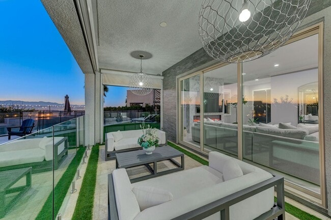 Building Photo - Distinctive Fully Furnished Estate in The Canyons!