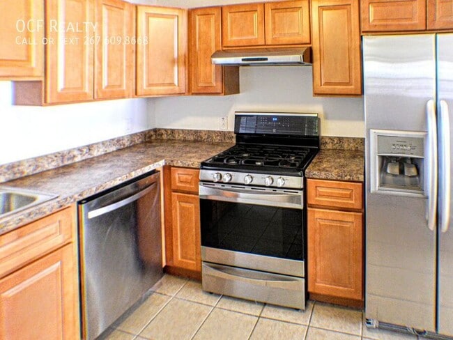 Building Photo - 1535 S Hicks St