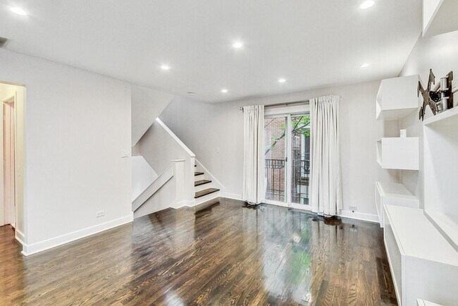 Building Photo - 1449 W Lexington St