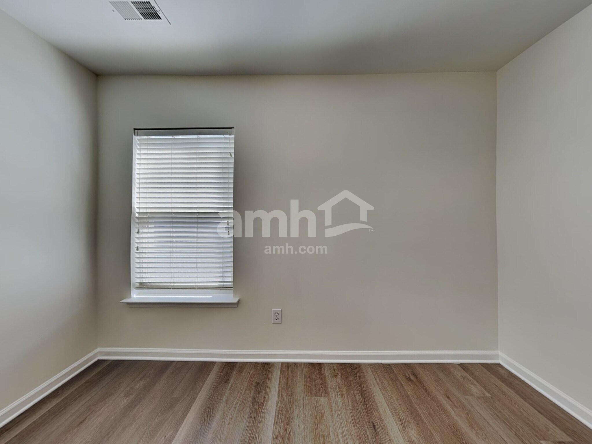 Building Photo - 10607 Secret Garden Ln
