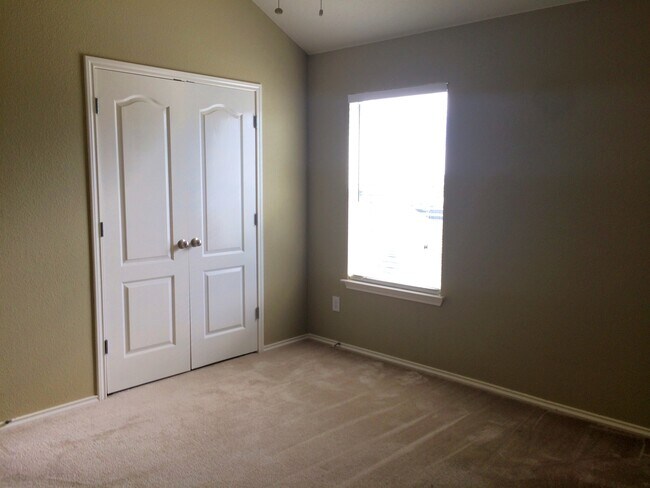 Building Photo - 3604 Sandy Brook Dr
