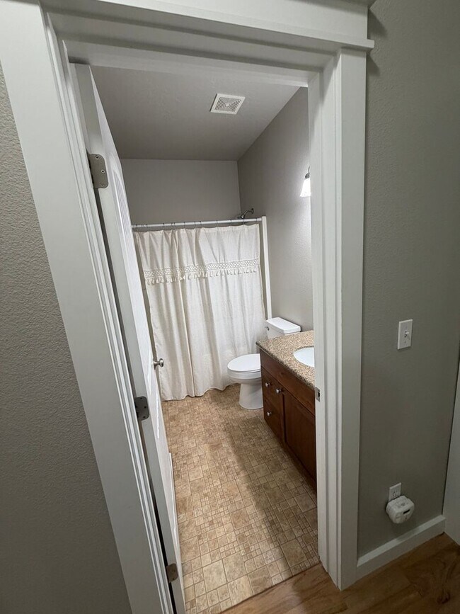 Building Photo - Jayden Village Sub: 4 Bedroom 2 Bath with Community Pool Ten Mile and Ustick