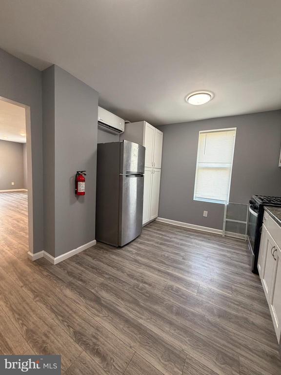 Building Photo - 44 Capitol St