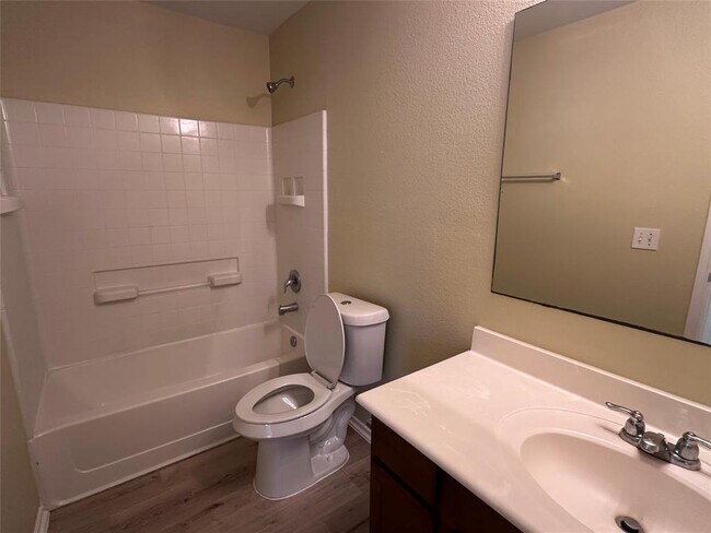 Building Photo - 5807 Camelia Evergreen Ln
