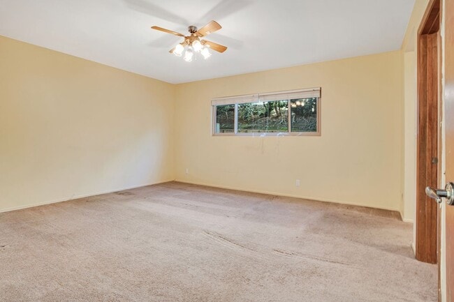 Building Photo - 15470 Longbow Dr