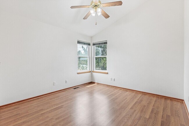 Building Photo - 12756 Utica Cir
