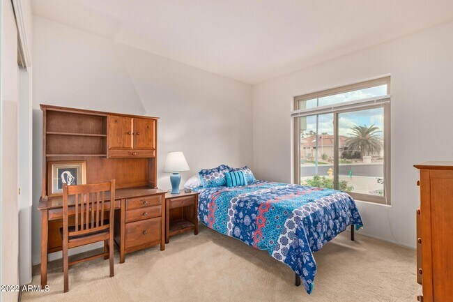 Building Photo - 14113 W Robertson Dr