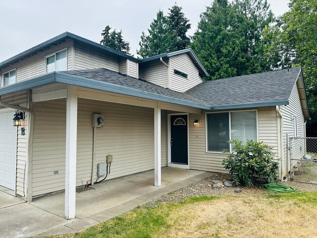 Building Photo - 710 SE 135th Ct