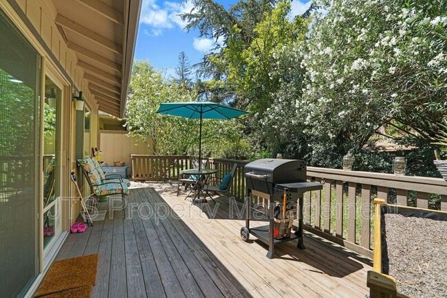Building Photo - 6913 Navarro Ct