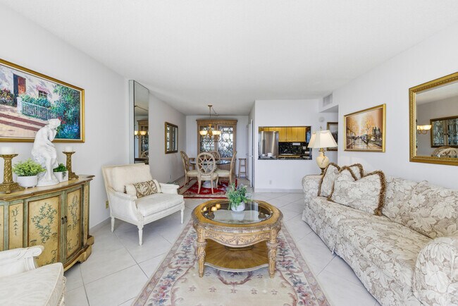 Building Photo - 2121 N Ocean Blvd