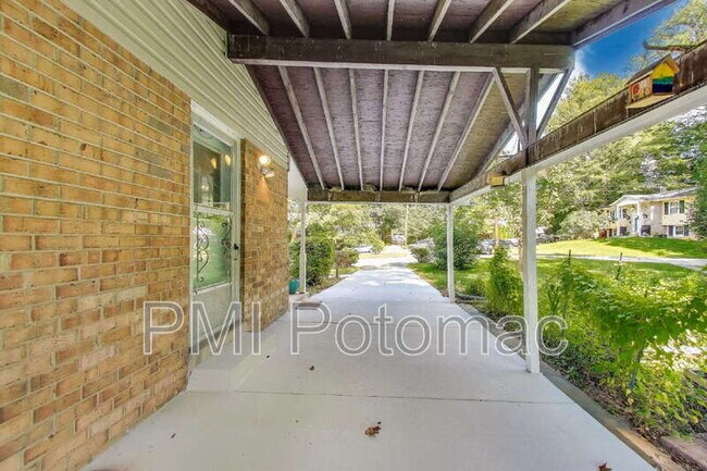 Building Photo - 5406 Parkvale Terrace