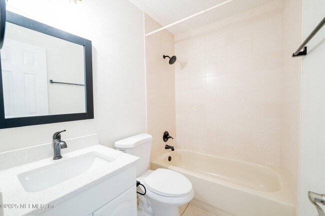 Building Photo - 561 6th St S