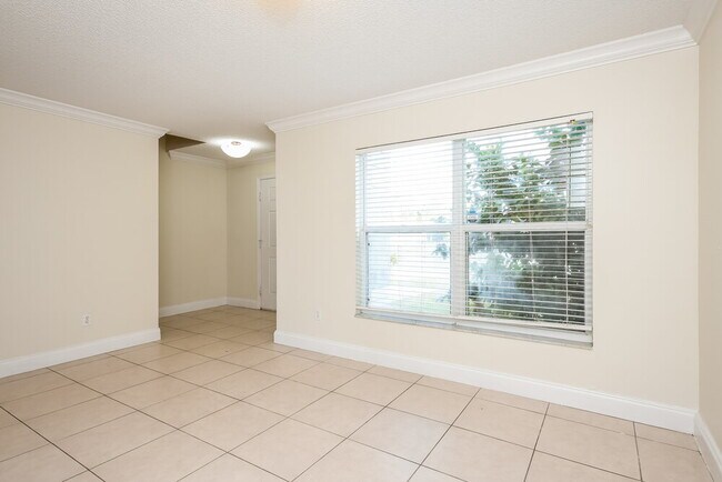 Building Photo - 1258 Epson Oaks Way