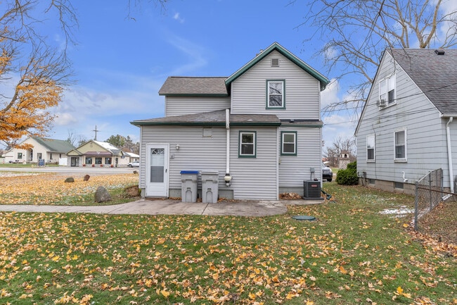 Building Photo - 56733 Grand River Ave