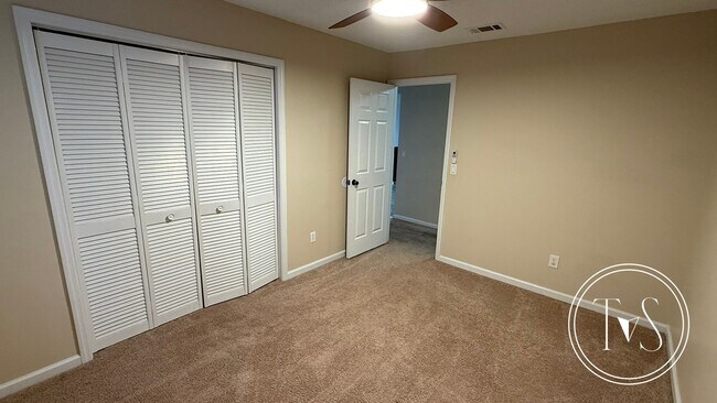 Building Photo - SPRING MOVE-IN SPECIAL AND RATE DROP ALERT...