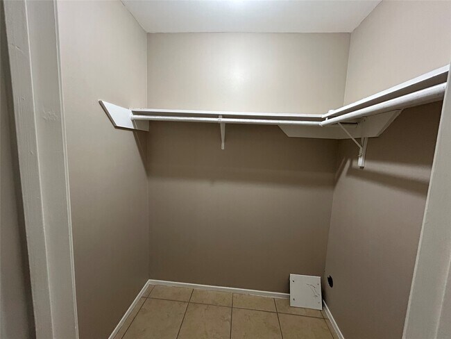 Building Photo - 4215 Spinks Creek Ln