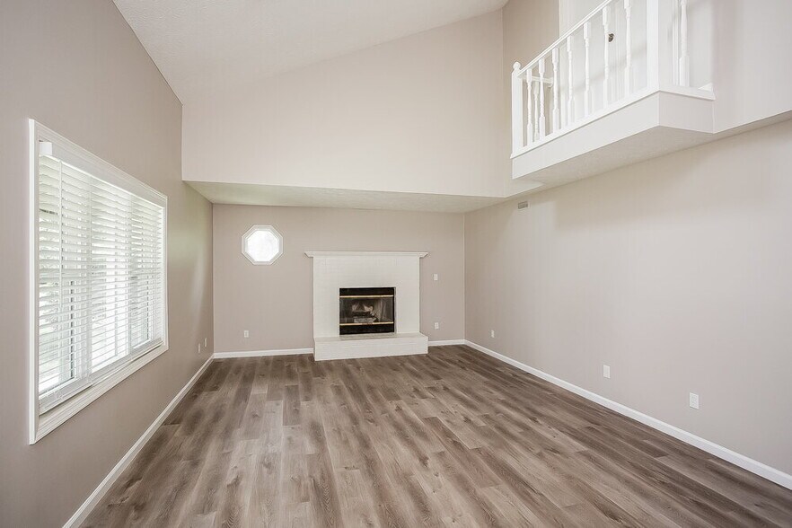 Building Photo - 8460 Countryside Ct