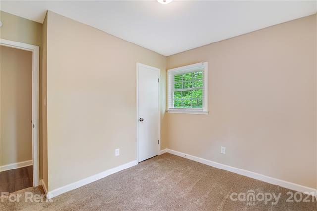 Building Photo - 3735 Somerset Dr