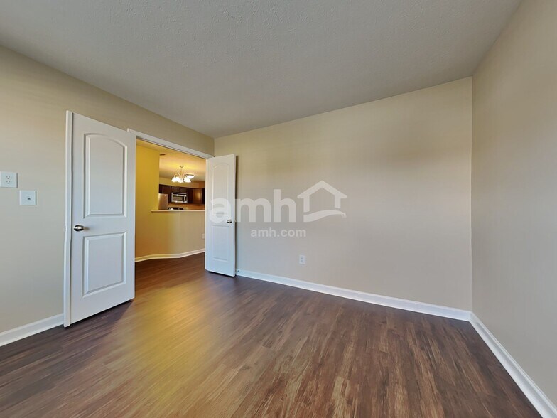 Building Photo - 4052 Presidio Cir