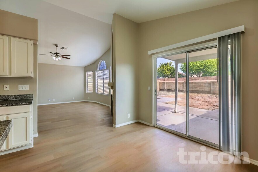 Building Photo - 7321 N 69th Ave