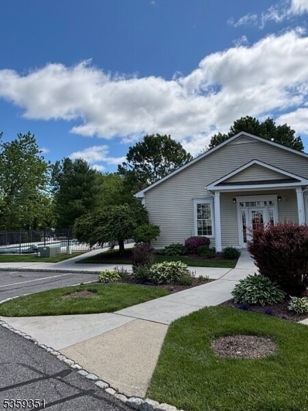 Building Photo - 6006 Brookfield Glen Dr