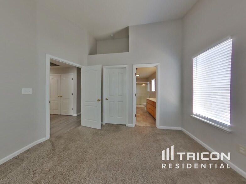 Building Photo - 5204 Firenza Way