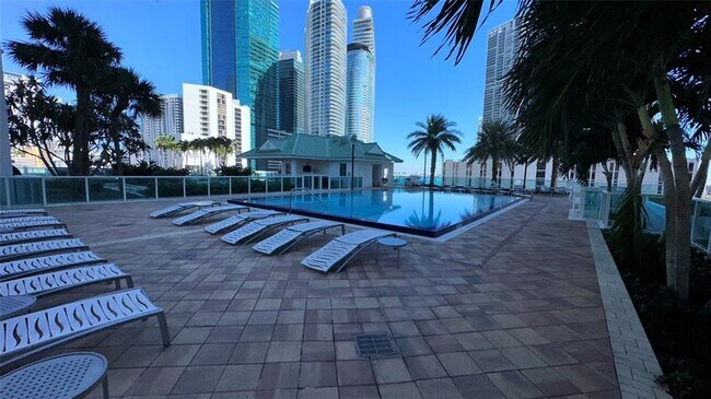 Building Photo - 41 SE 5th St