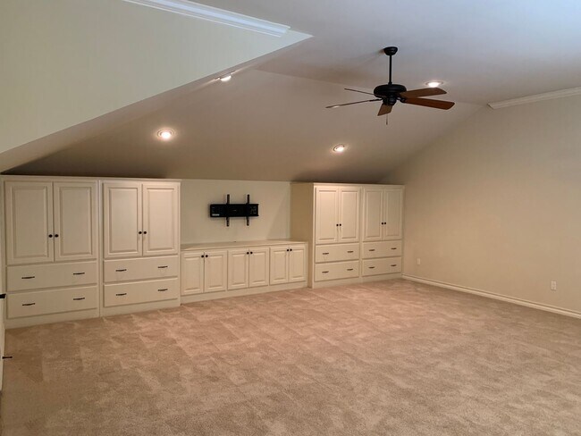 Building Photo - Luxury Garden Home In Tanglewood Terrace!!