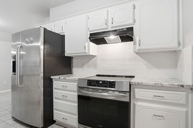 Building Photo - 3717 N Eagle Ln