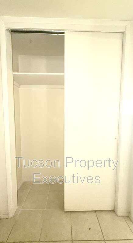 Building Photo - 8922 S Nogales Hwy