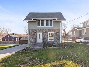 Building Photo - 683 42nd St