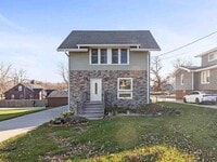 Building Photo - 683 42nd St