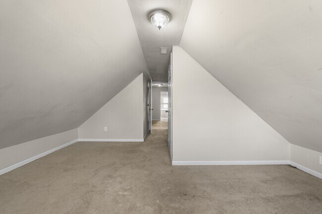 Building Photo - 1211 W 30th St