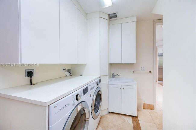 Building Photo - 541 S Mashta Dr