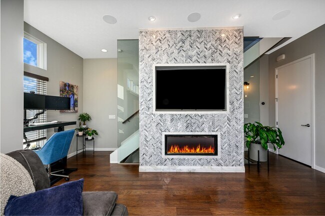 Building Photo - 18875 Riversouth Terrace