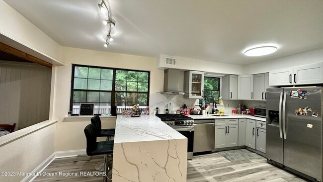 Building Photo - 56 West Side Ave