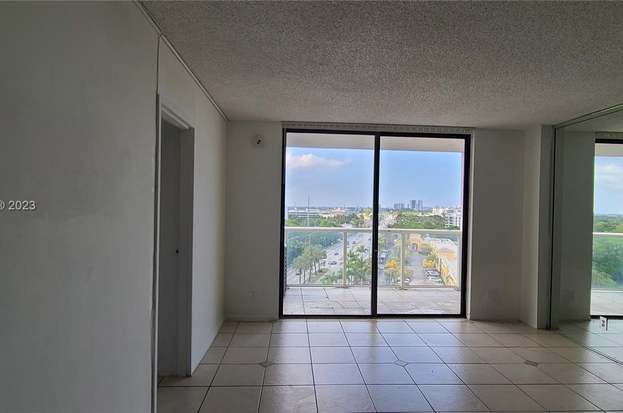 Building Photo - 13499 Biscayne Blvd