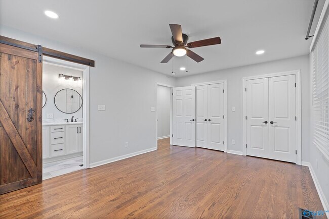 Building Photo - 3311 Beverly Dr SW
