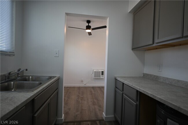 Building Photo - 378 N 13th St