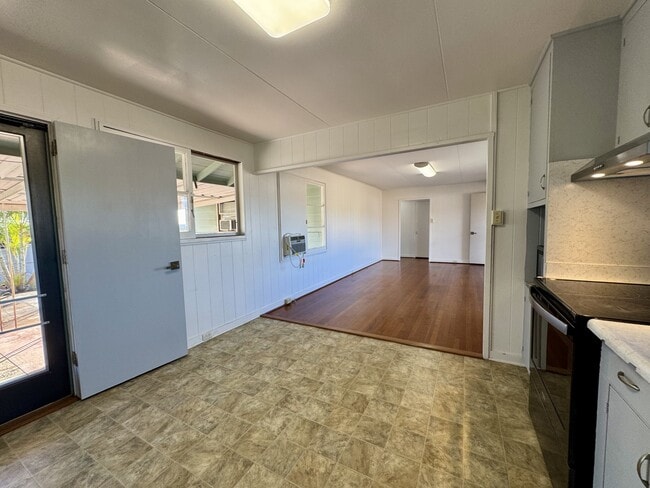 Building Photo - 829 Nanakai Pl