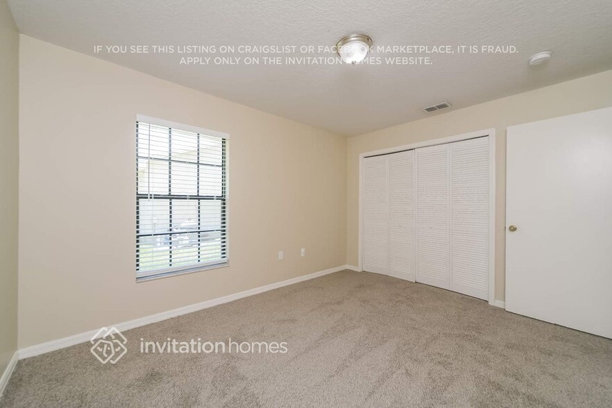 Building Photo - 2442 Sweetwater Blvd