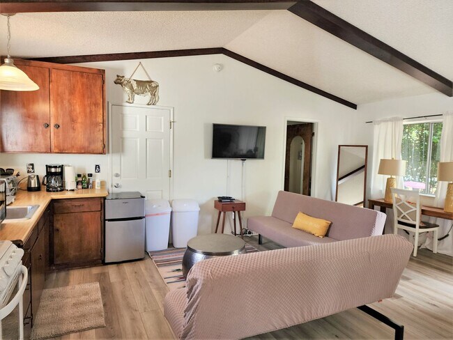 Building Photo - H410000