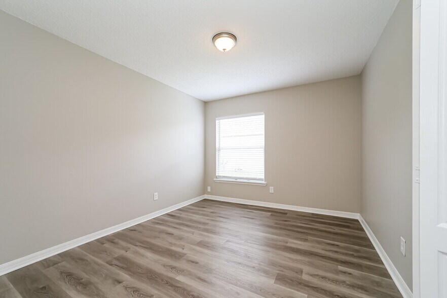 Building Photo - 3017 Captiva Bluff Rd N