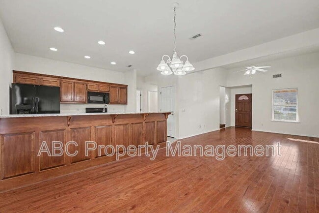 Building Photo - 3006 SW Deerfield Blvd