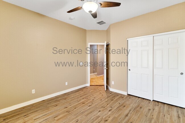 Building Photo - 978 E Corral St