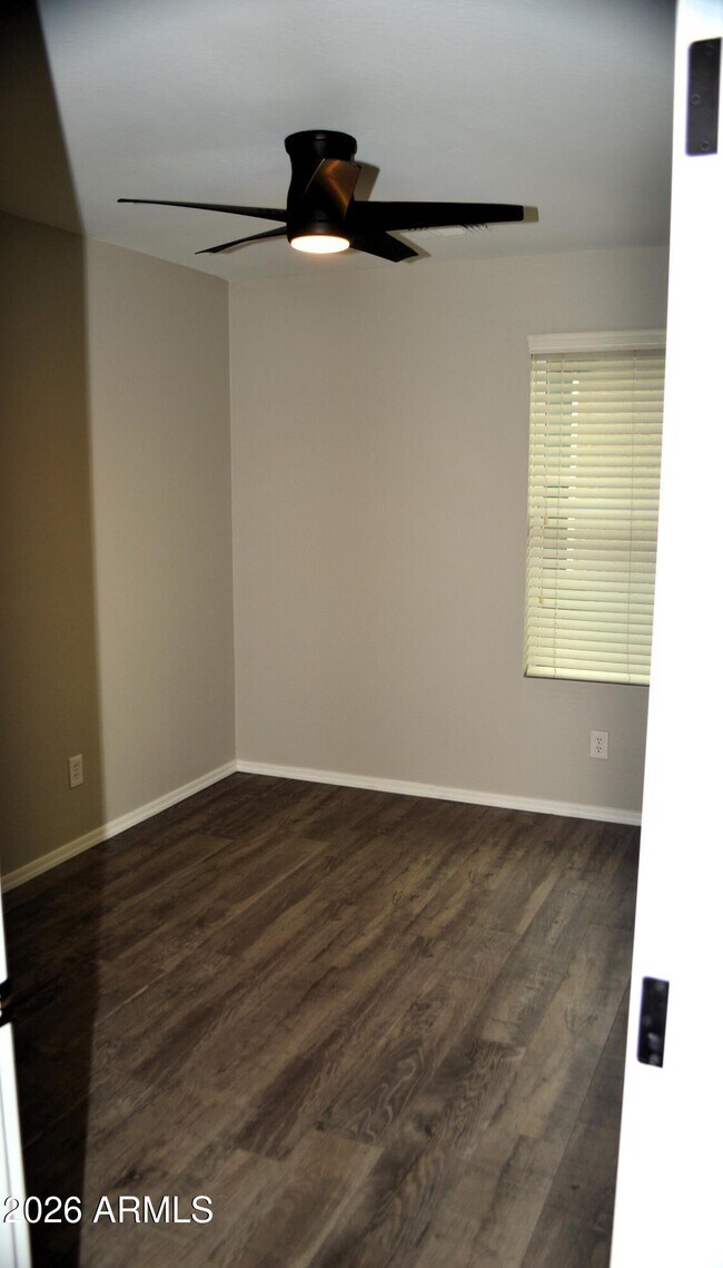 Building Photo - 964 S Almira Ave