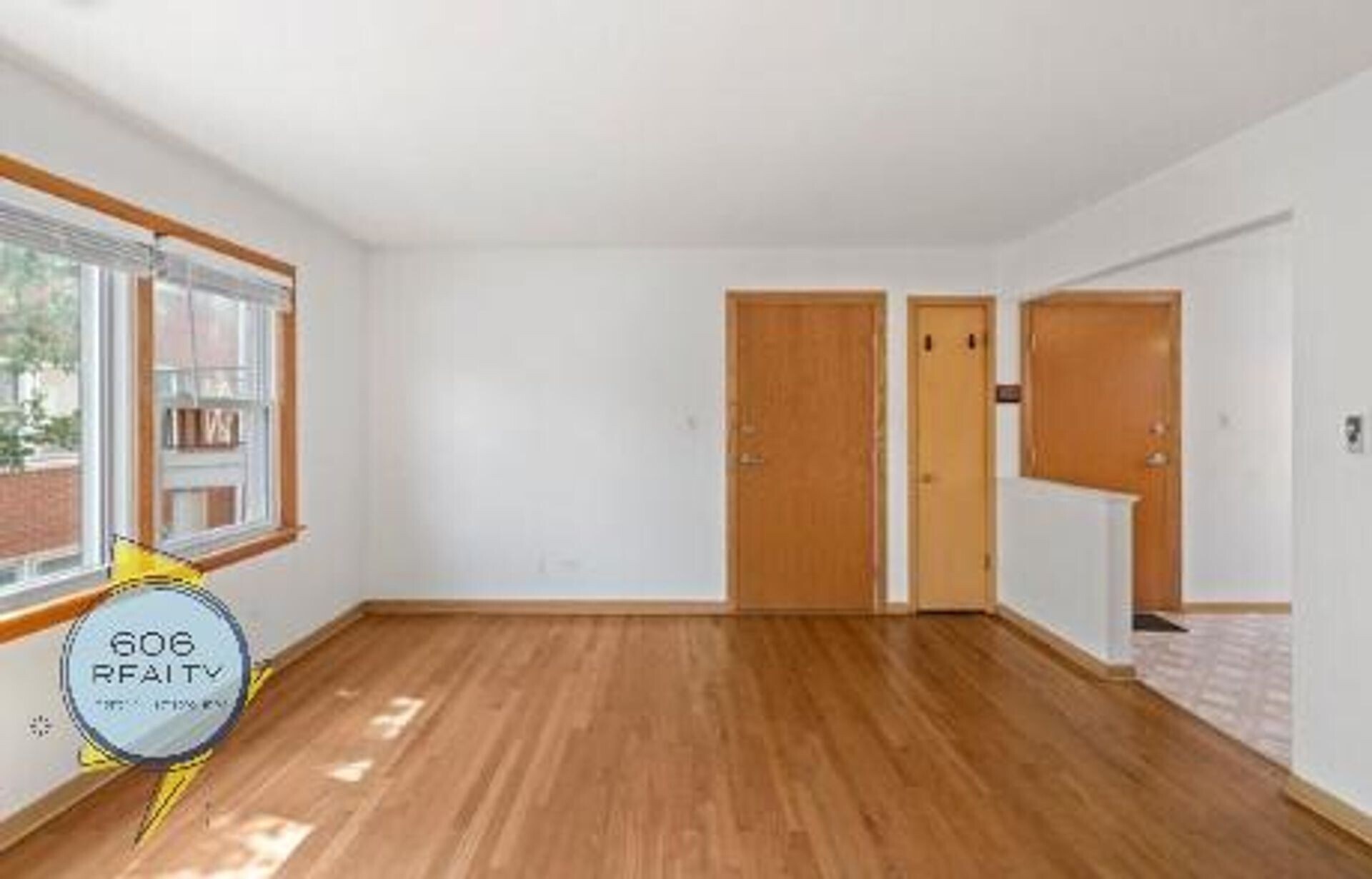 Building Photo - 9451 Maple Dr